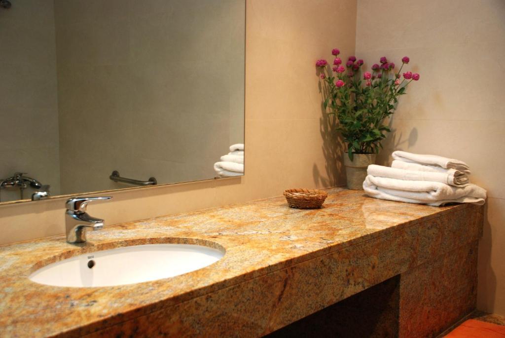 Hotel Pinxo Santa Coloma De Farners Room photo